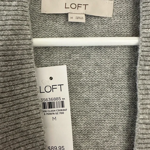 Loft Gray Patterned Women's Sweater NWT sz M - Picture 2 of 4